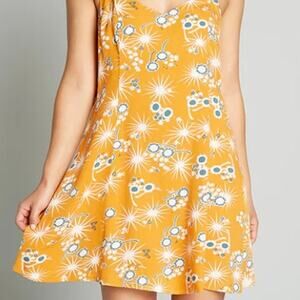 NWT ModCloth On Cloud Nineties Shift Dress 1X Yellow Summer V-Neck Mini Casual